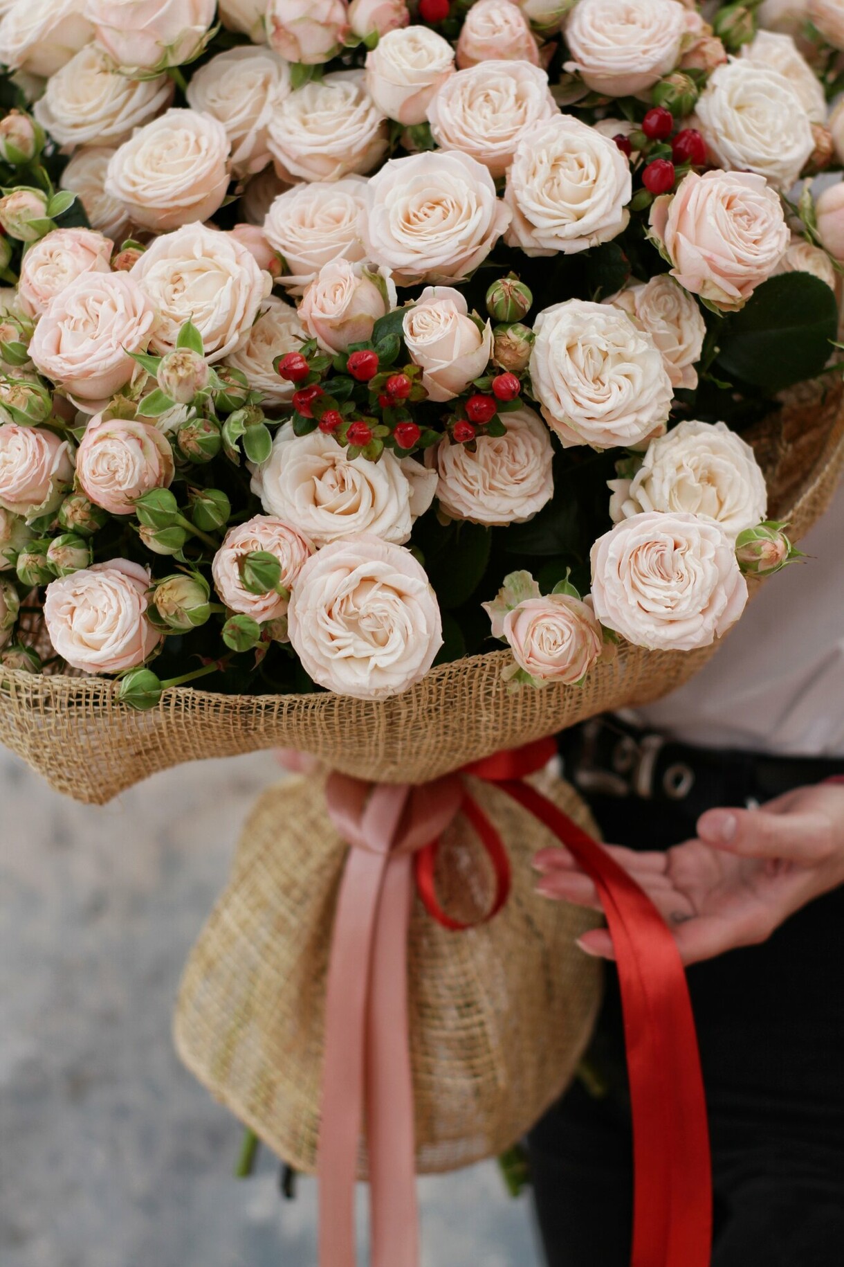 21 кустовая роза Bombastic