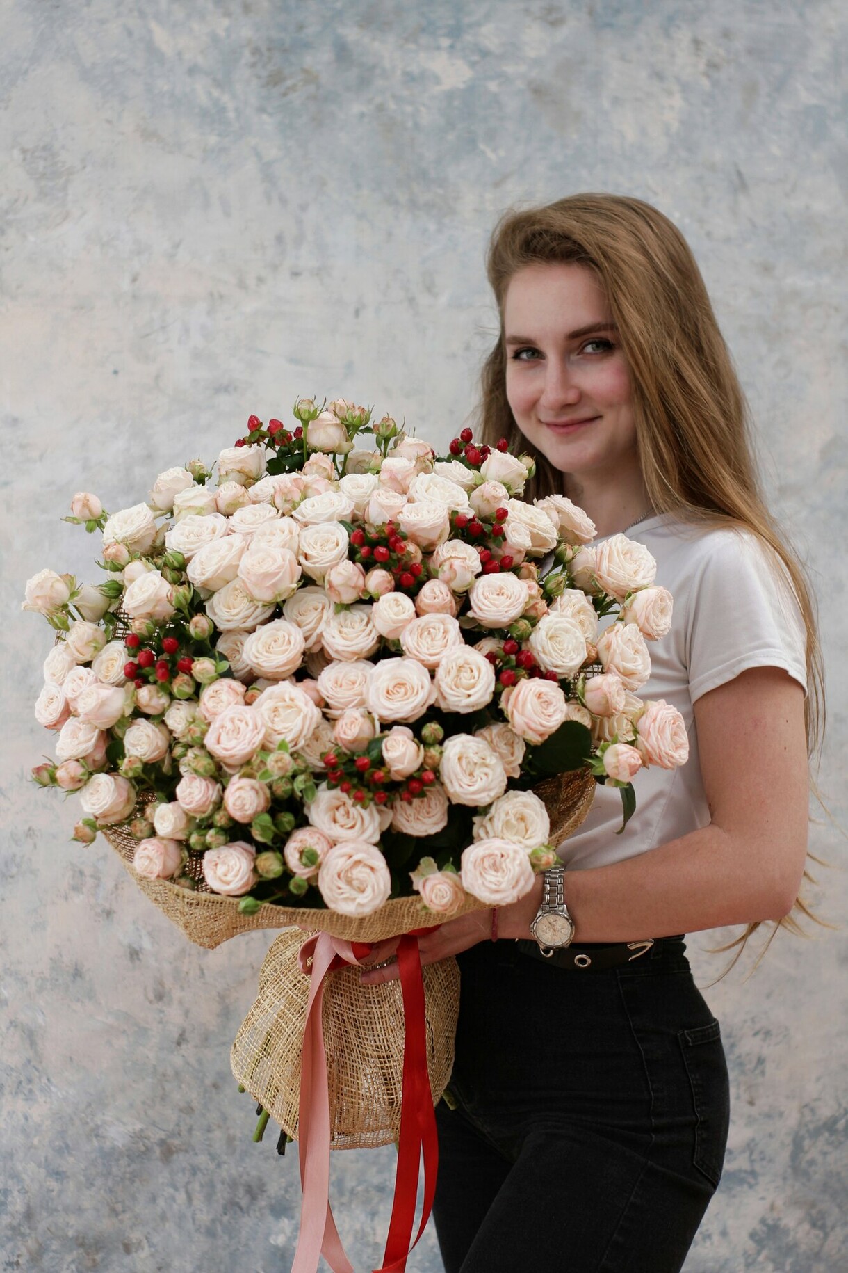 21 кустовая роза Bombastic