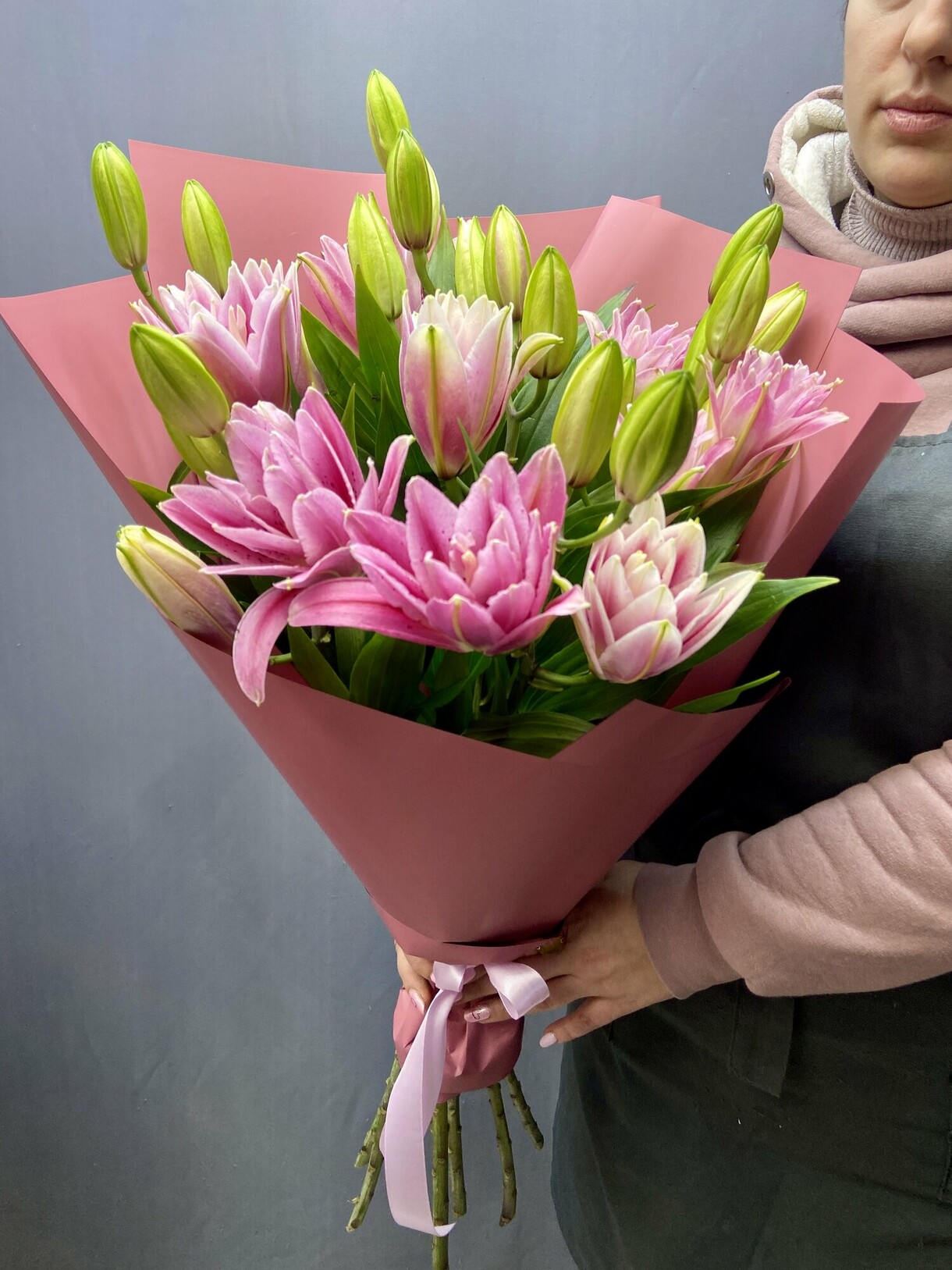 Букет из пионовидной розовой лилии