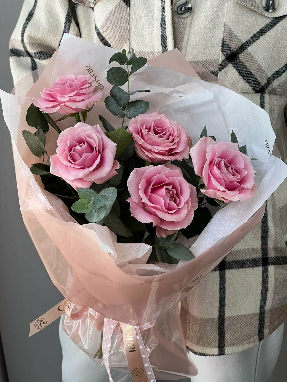 Букет розовых роз