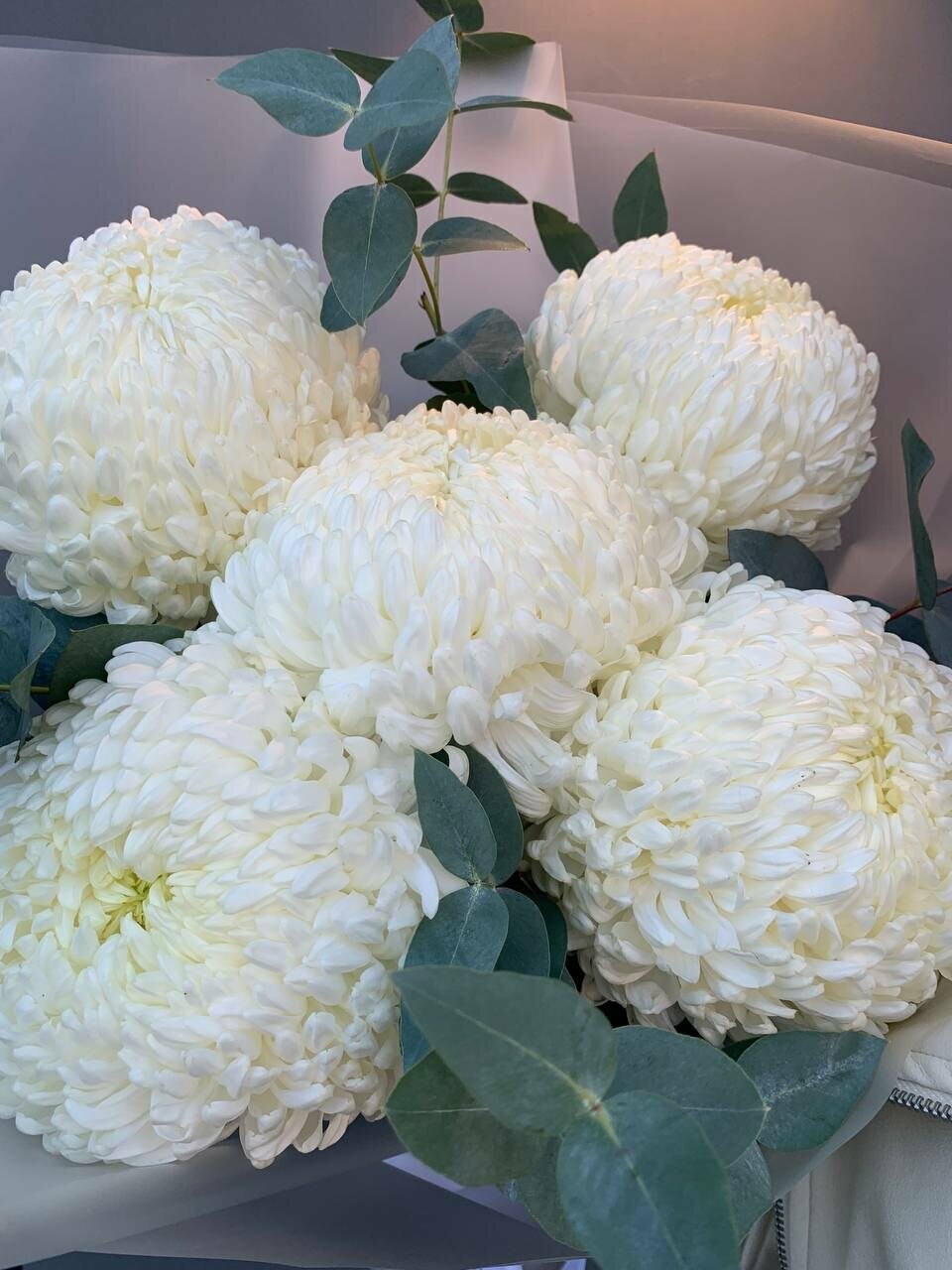 Букет с хризантемой